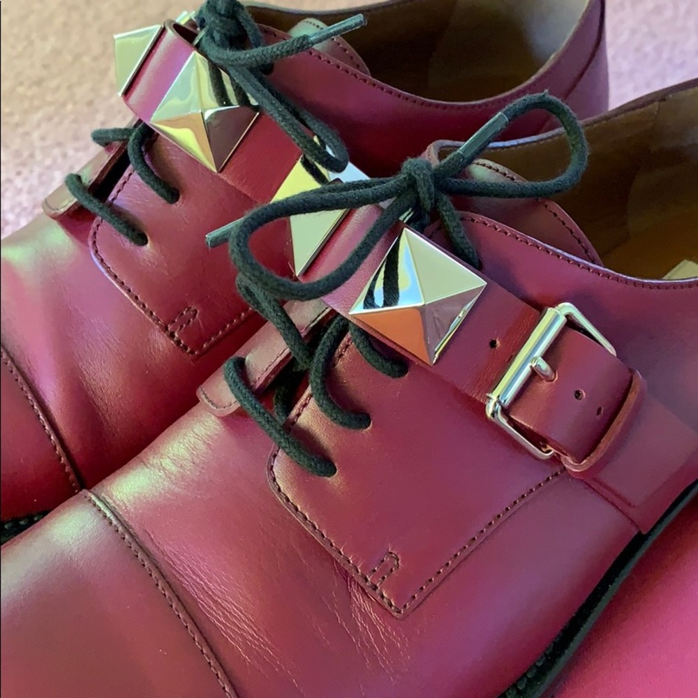 ⚡️FLASH SALE MUST GO ⚡️Valentino Oxfords - Picture 3 of 9